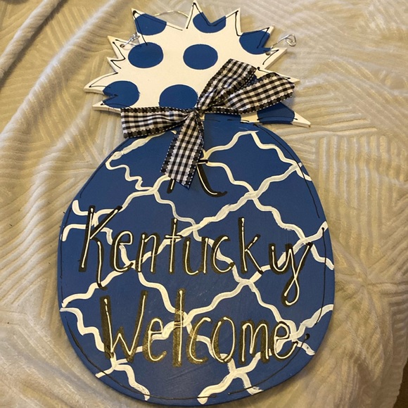 Kentucky Wall or Door Hanger - Picture 1 of 2